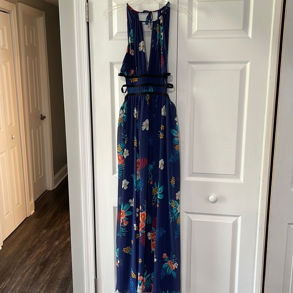 Express cut out gown